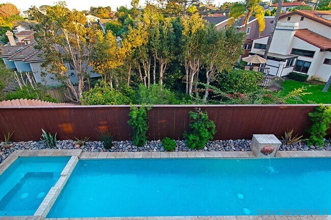 Building Photo - 927 Tingley Ln