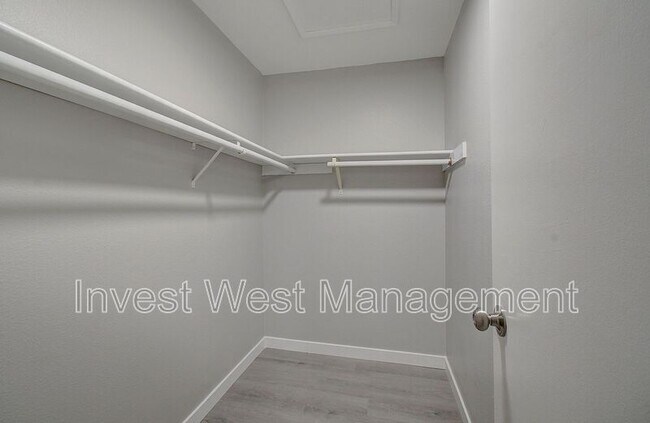 Building Photo - 224 NW 12th Ave