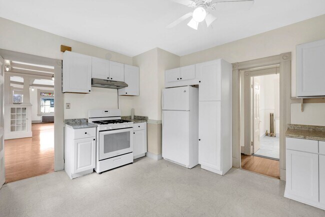 Building Photo - 65 Firglade Ave