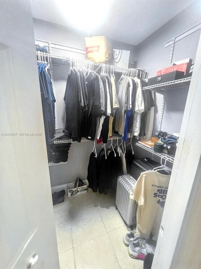 Building Photo - 4259 Royal Banyan Way