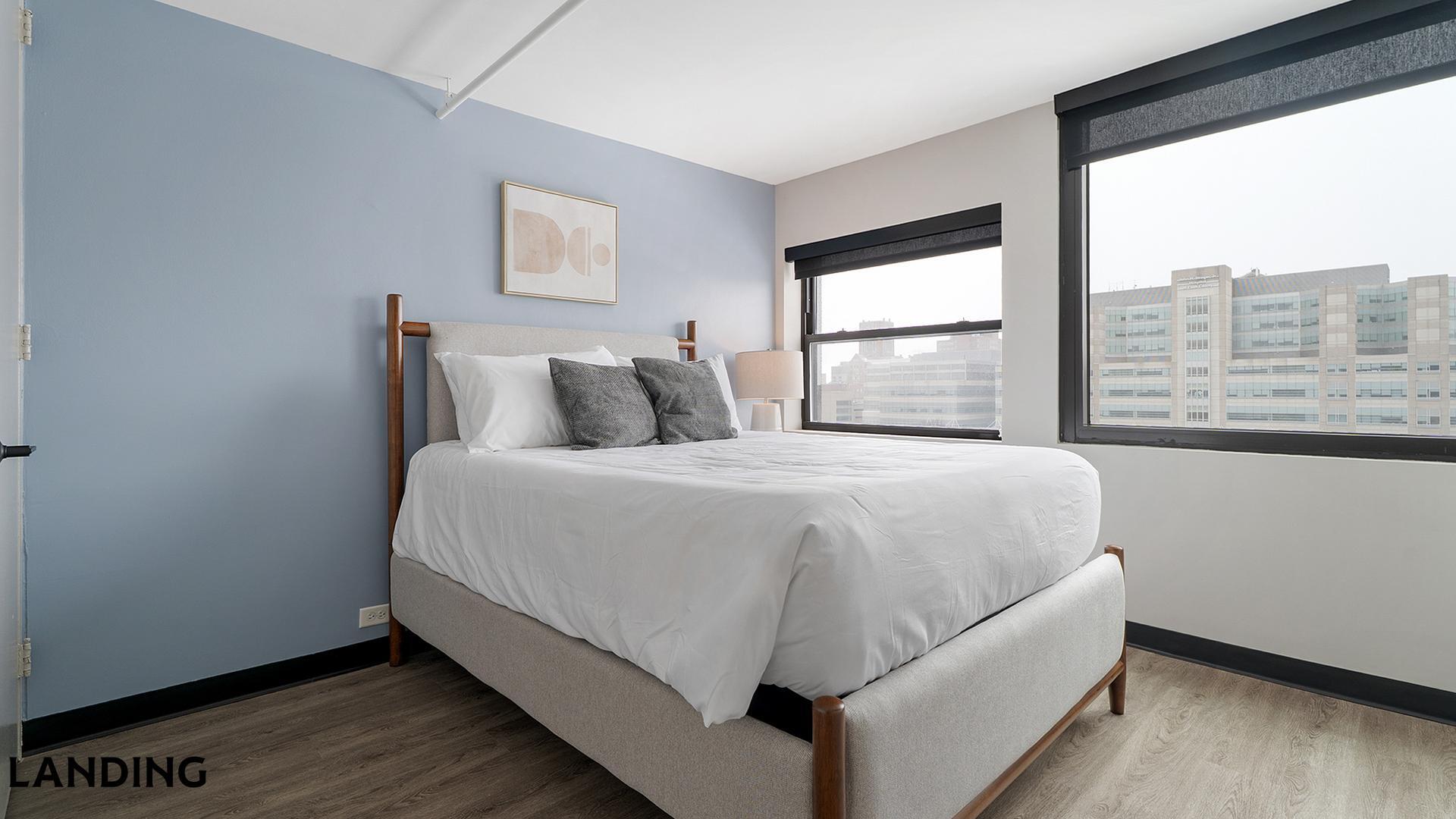 Building Photo - 1922 W Ogden Ave