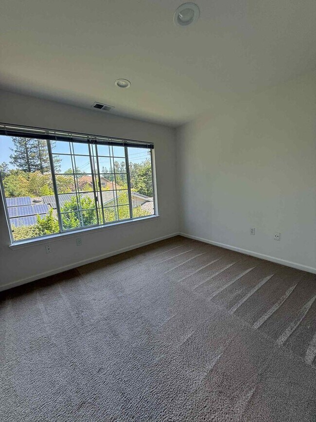 Building Photo - Tucked-Away Tudor Gem Near Atherton