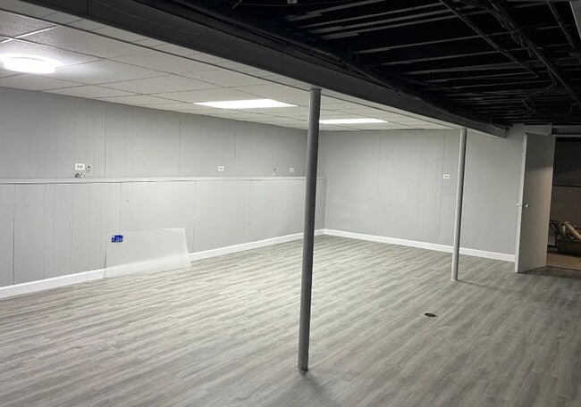 Building Photo - 144 N Maple Ave