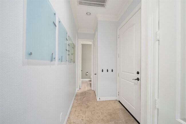 Building Photo - 4321 Jim West St