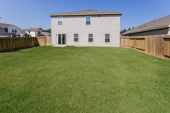 Building Photo - 2104 Cedar Bnd Dr