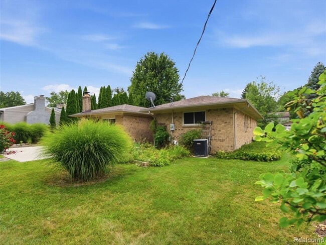 Building Photo - 2387 Sanders Pl