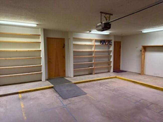 Building Photo - 5 Oriente Ct