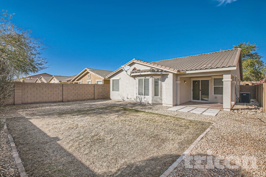 Building Photo - 41201 Bravo Dr