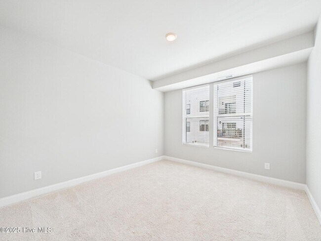 Building Photo - 1251 Shaw View Aly