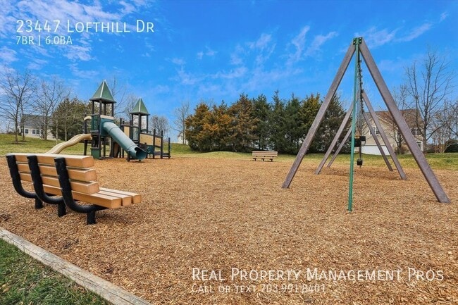 Building Photo - Beautifully Maintained 7 Bedroom 6 Bath Ho...