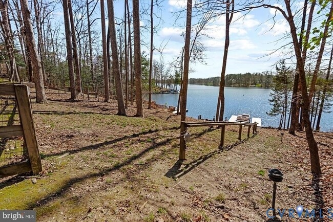 Building Photo - 686 Lake Caroline Dr
