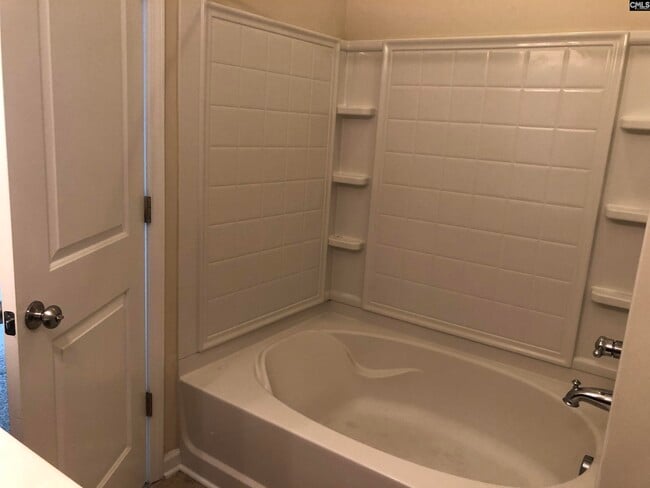 Building Photo - 636 Spanish Oak Dr