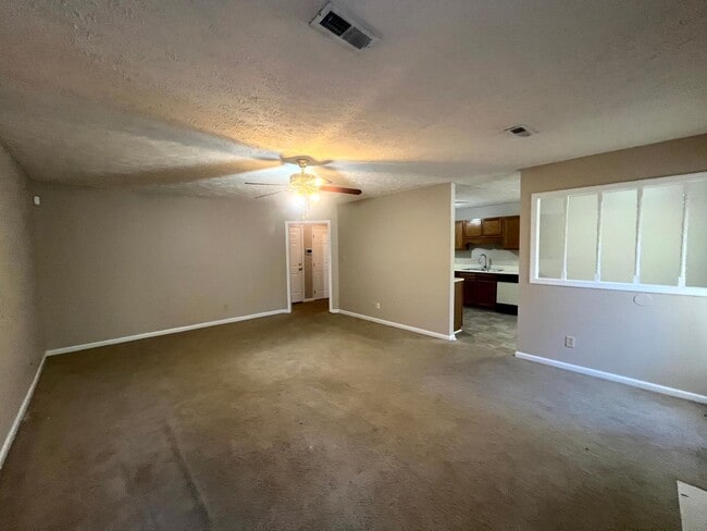 Building Photo - 2857 Chillingworth Dr