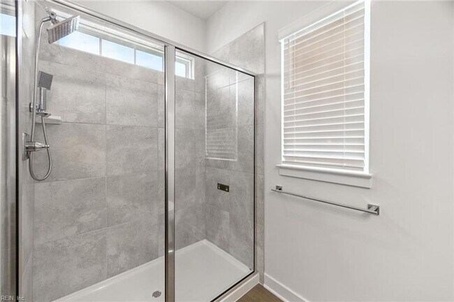 Building Photo - Newer Townhouse for lease