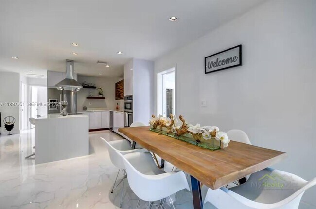 Building Photo - 10010 SW 162nd St