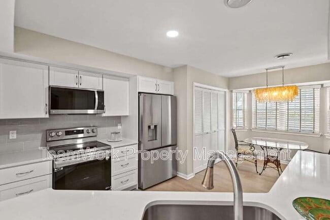 Building Photo - 1163 Monaco Dr