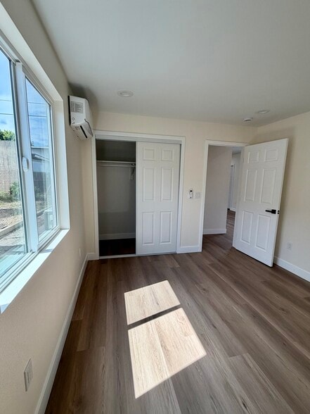 Building Photo - 8965 San Juan Ave