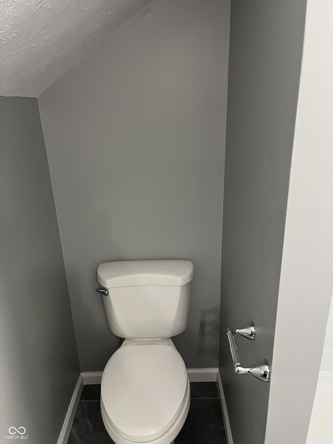 Building Photo - 1480 E 71st St