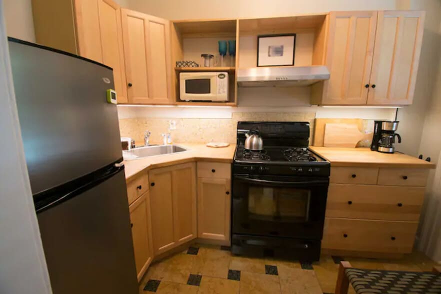 fully equipped kitchen - 18 Schermerhorn St