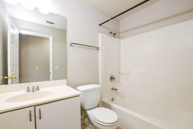 Building Photo - 6853 Westlake Blvd