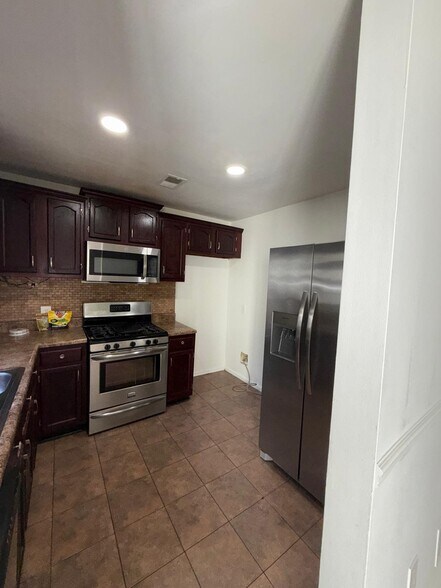 Building Photo - 3509 Ashley Station Dr SW