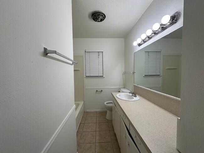 Building Photo - 2109 Quail Run