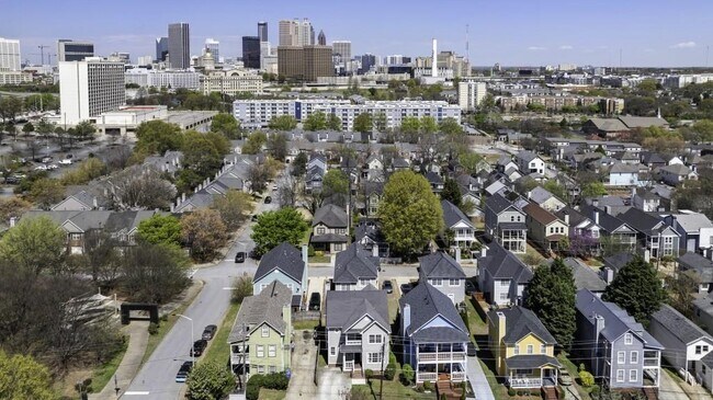 Building Photo - 78 Crumley St SE