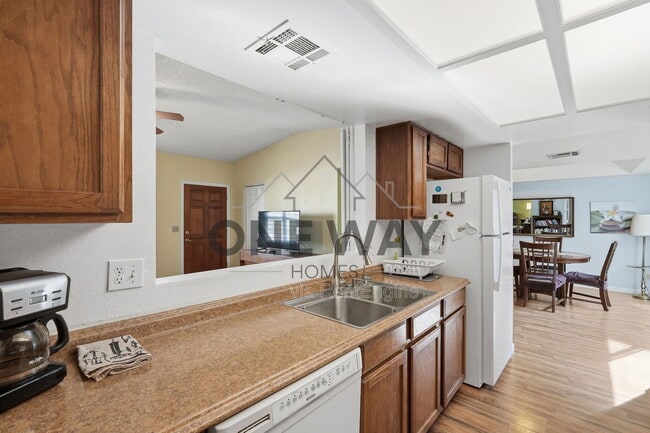 Building Photo - 2929 E Broadway Rd