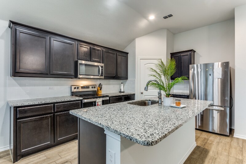 Building Photo - 9925 Ryegrass Terrace