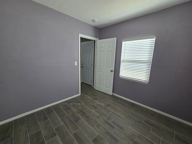 Building Photo - Stunning 1-Bedroom Remodel in Mojave, CA!