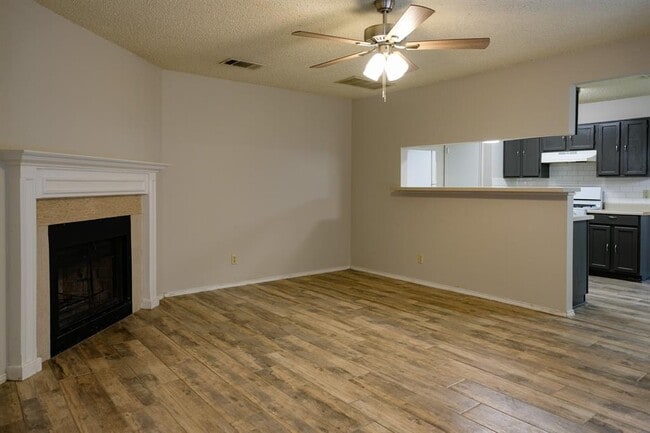 Building Photo - 9105 Sanger Dr