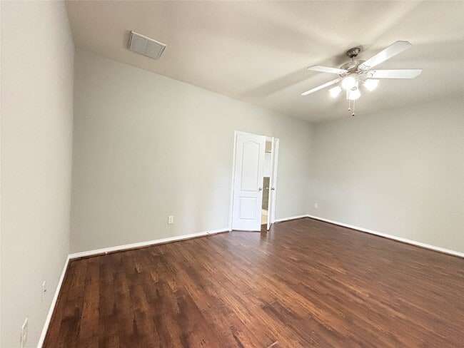 Building Photo - 1323 Maple Ace Dr