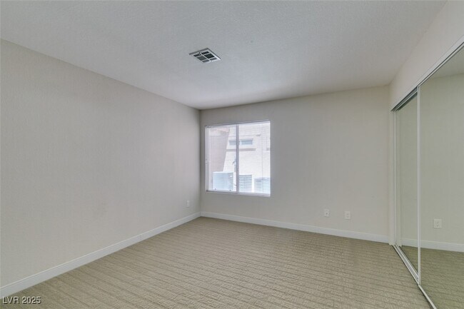 Building Photo - 350 S Durango Dr
