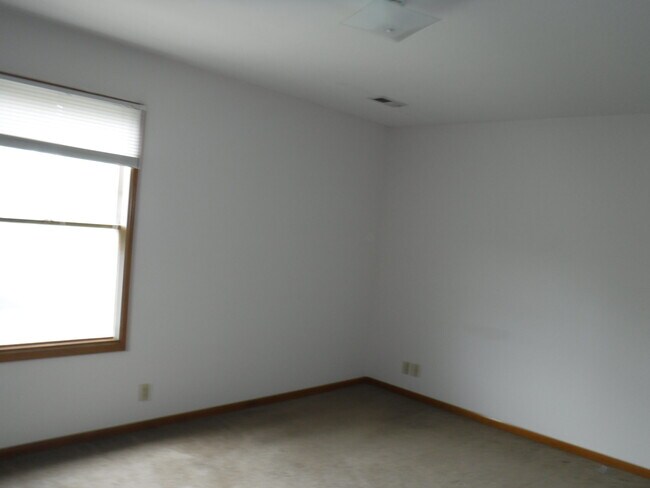 Building Photo - 4012 Beacon Hill Ct
