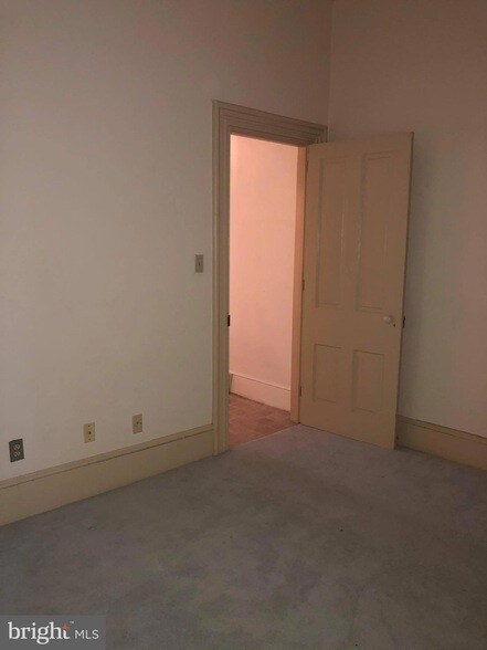 Building Photo - 216 Main St