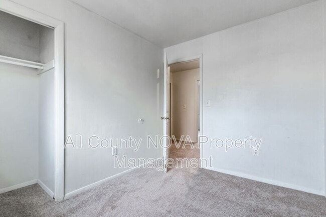 Building Photo - 906 Anvil Rd