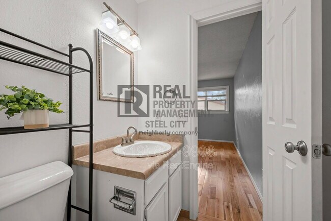 Building Photo - 12 Chicory Ct