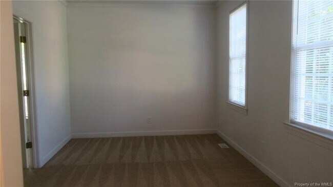 Building Photo - 128 Great Glen