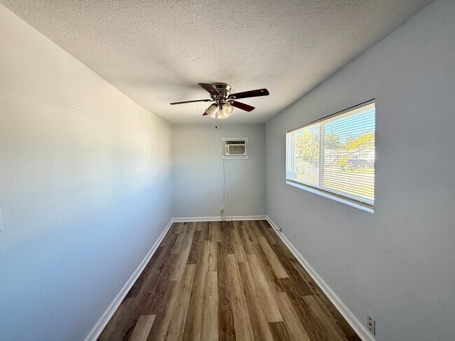 Building Photo - 1164 32nd St