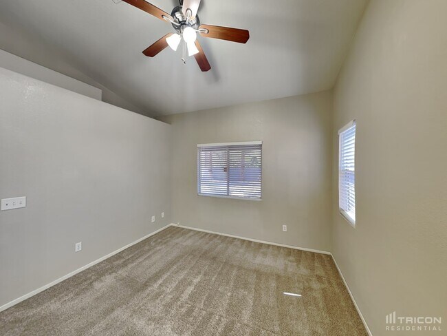 Building Photo - 5565 E Cy Young Dr