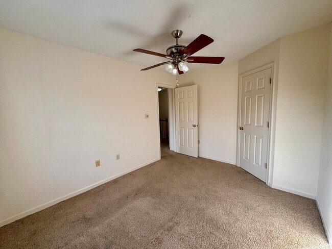 Building Photo - 2948 Crystal Spring Ln
