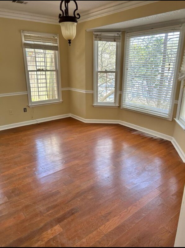 Building Photo - 4350 Village Square Ln