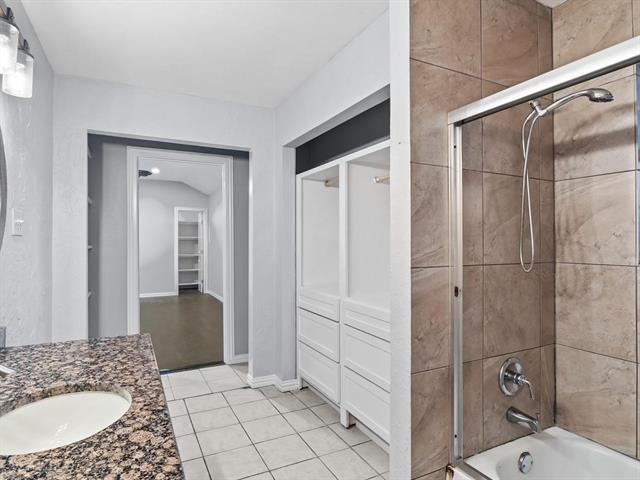 Building Photo - 315 Gilbert Rd