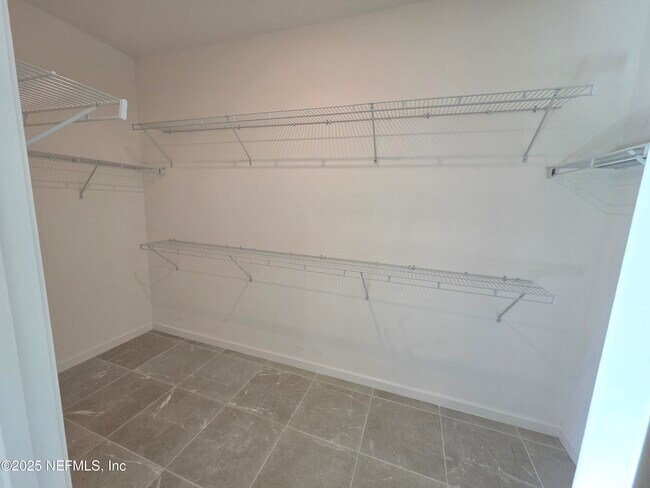 Building Photo - 3233 Crocus Ln