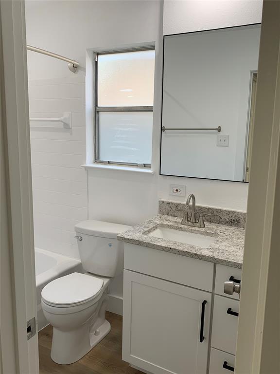 Building Photo - 3503 Roanoke Dr