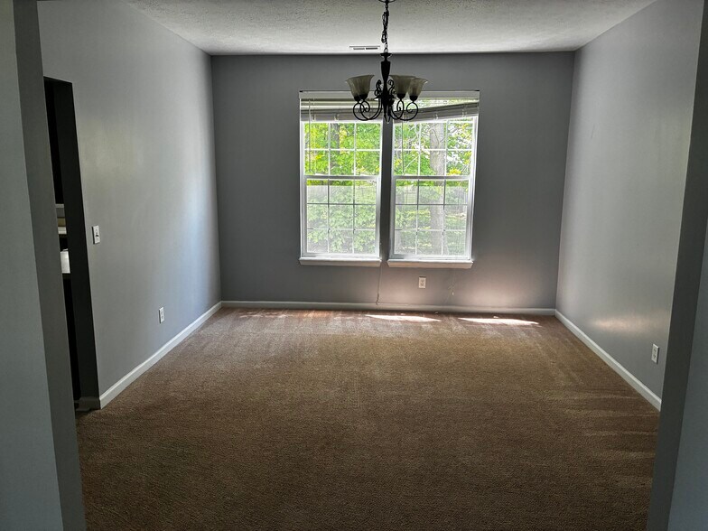 Building Photo - 12647 Gunnison Dr