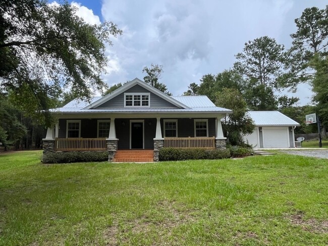 Primary Photo - 3 Bedroom, 2 Bath home w/2 Car Garage on 5...
