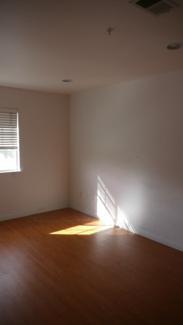 Building Photo - Stunning 3 Bed 3 Bath Duplex in Placentia with Open Floor Plan and Vaulted Ceilings.