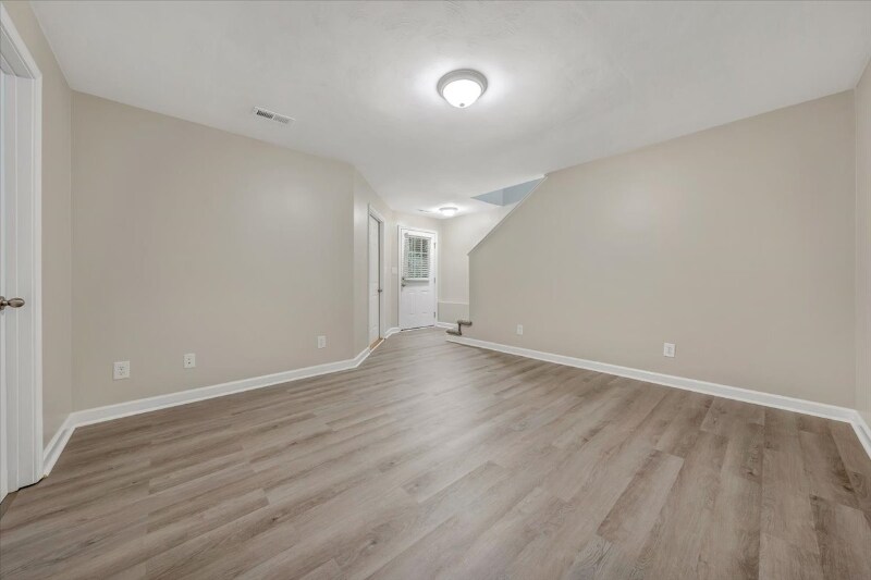 Building Photo - 185 Catawba Rd