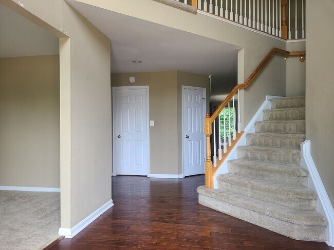 Building Photo - 5 BR, 4 BA Colonial in Lee's Hill